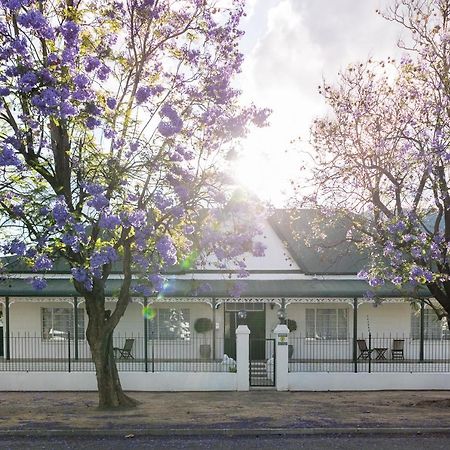 Victorian Square Guesthouse Graaff-Reinet Buitenkant foto