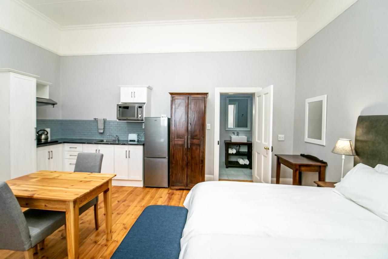 Victorian Square Guesthouse Graaff-Reinet Buitenkant foto