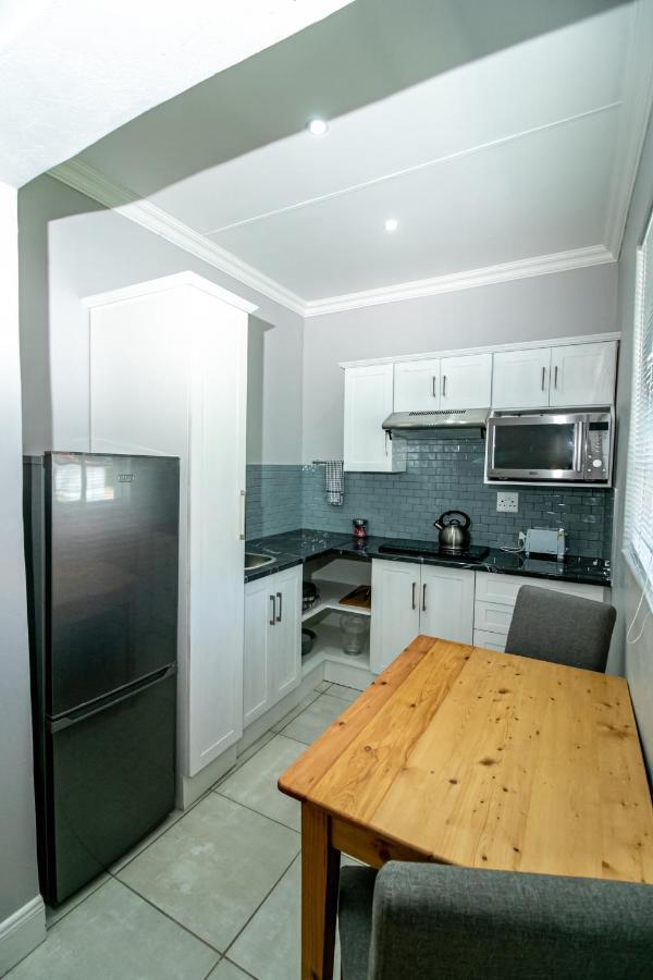 Victorian Square Guesthouse Graaff-Reinet Buitenkant foto