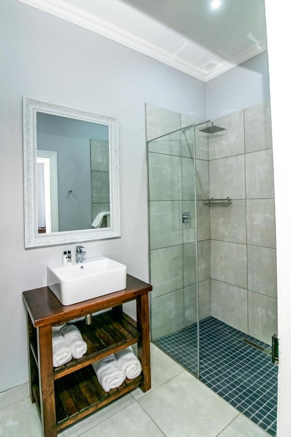 Victorian Square Guesthouse Graaff-Reinet Buitenkant foto