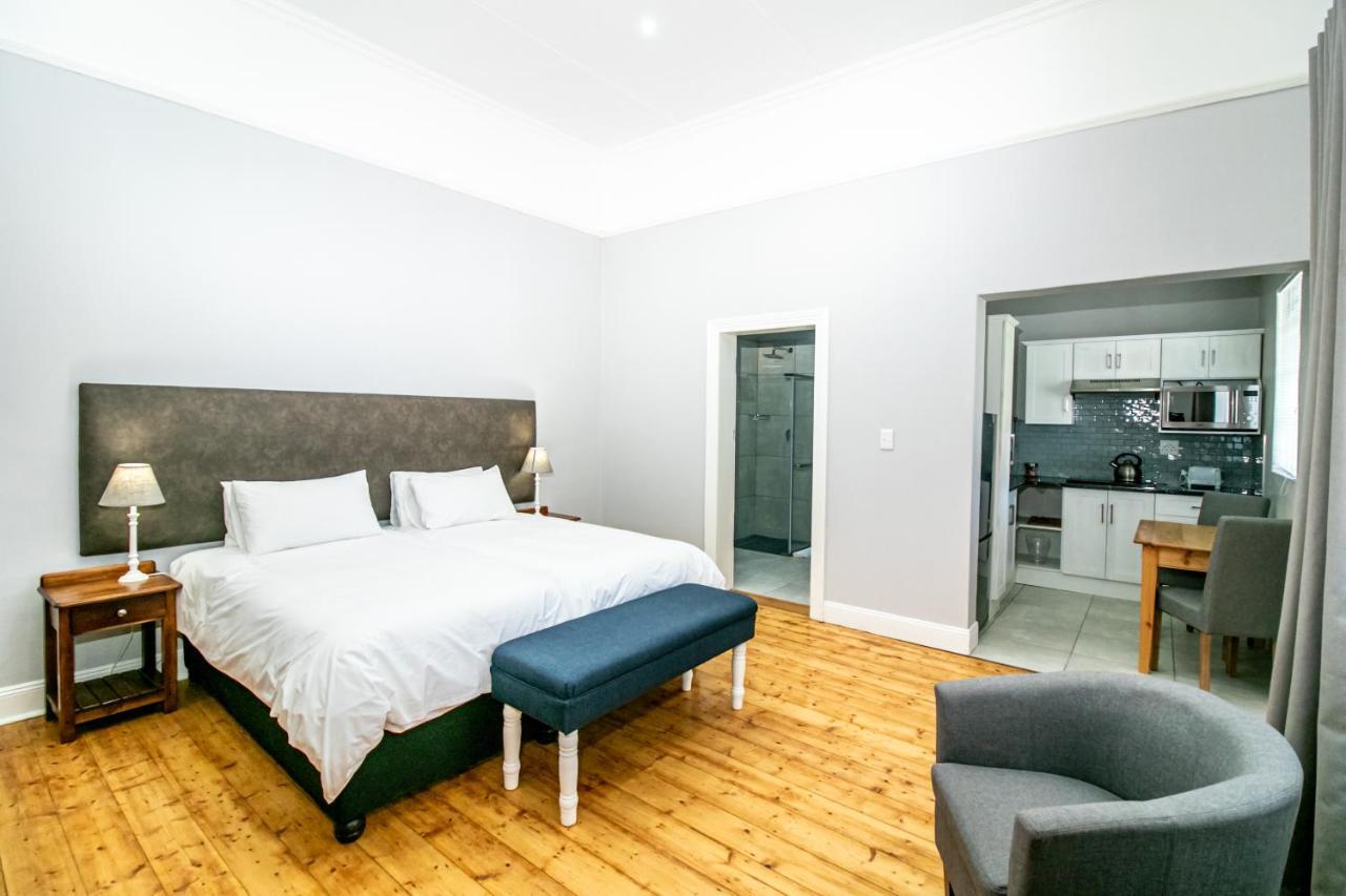 Victorian Square Guesthouse Graaff-Reinet Buitenkant foto