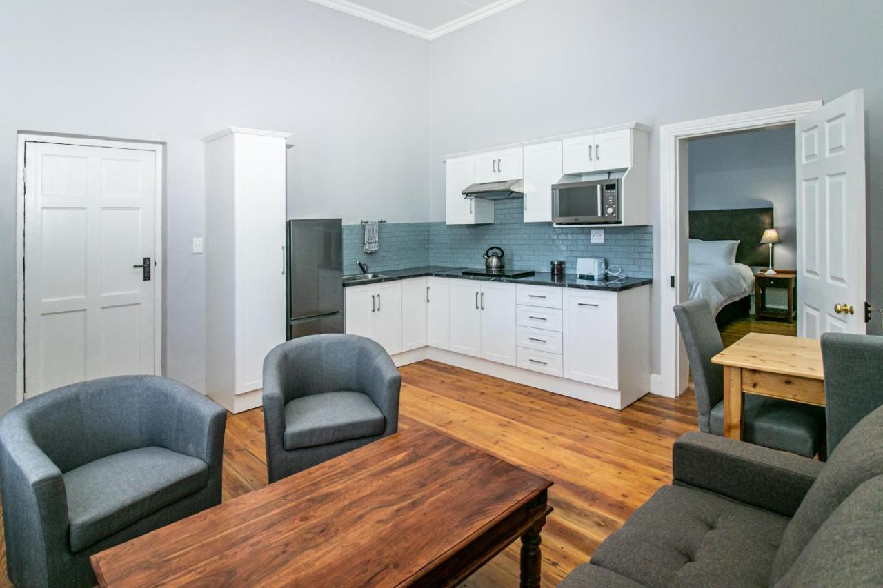 Victorian Square Guesthouse Graaff-Reinet Buitenkant foto
