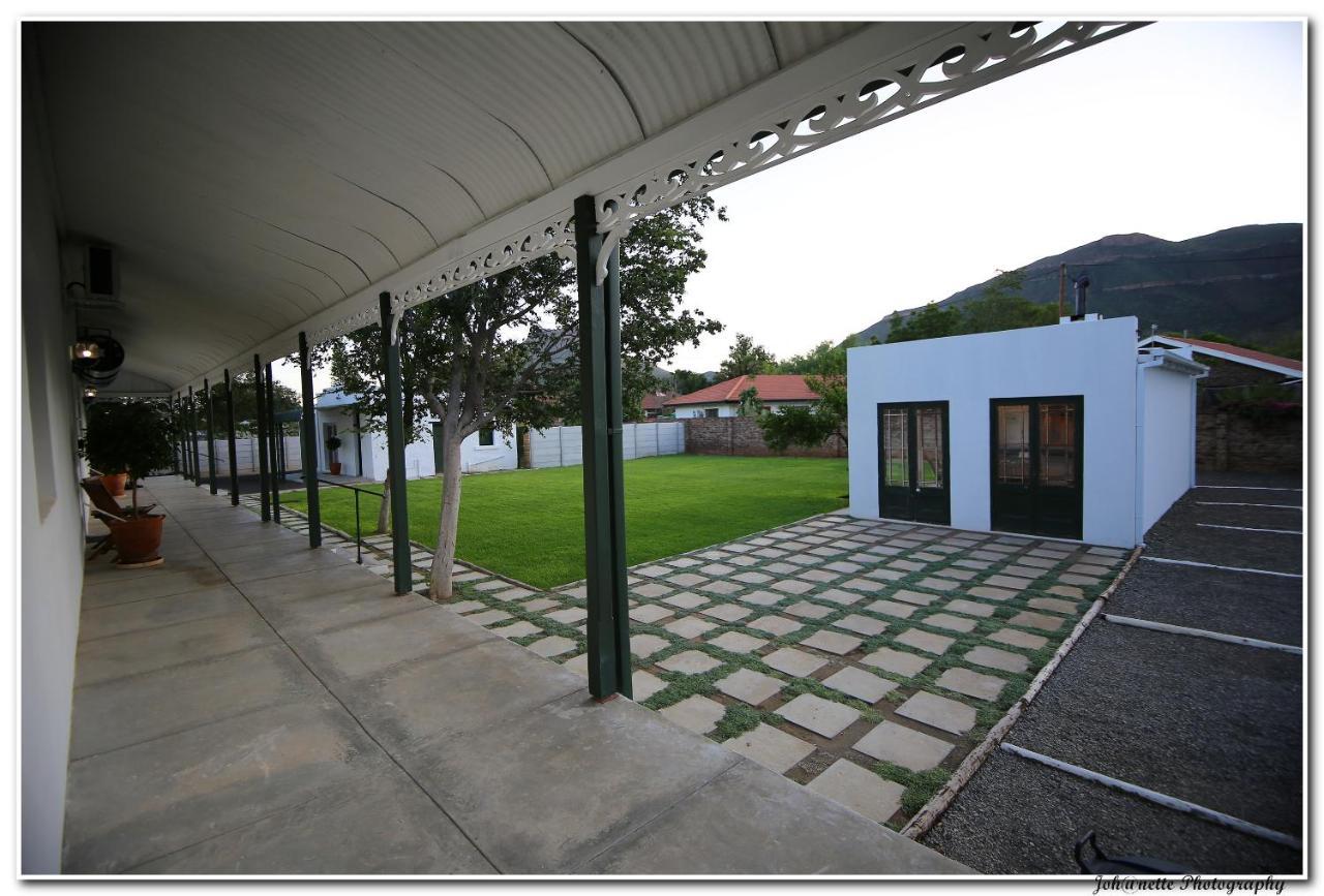 Victorian Square Guesthouse Graaff-Reinet Buitenkant foto