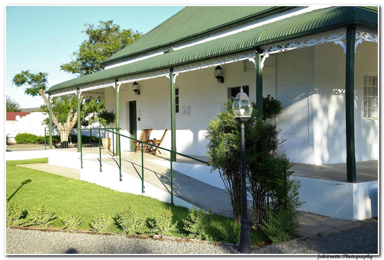 Victorian Square Guesthouse Graaff-Reinet Buitenkant foto