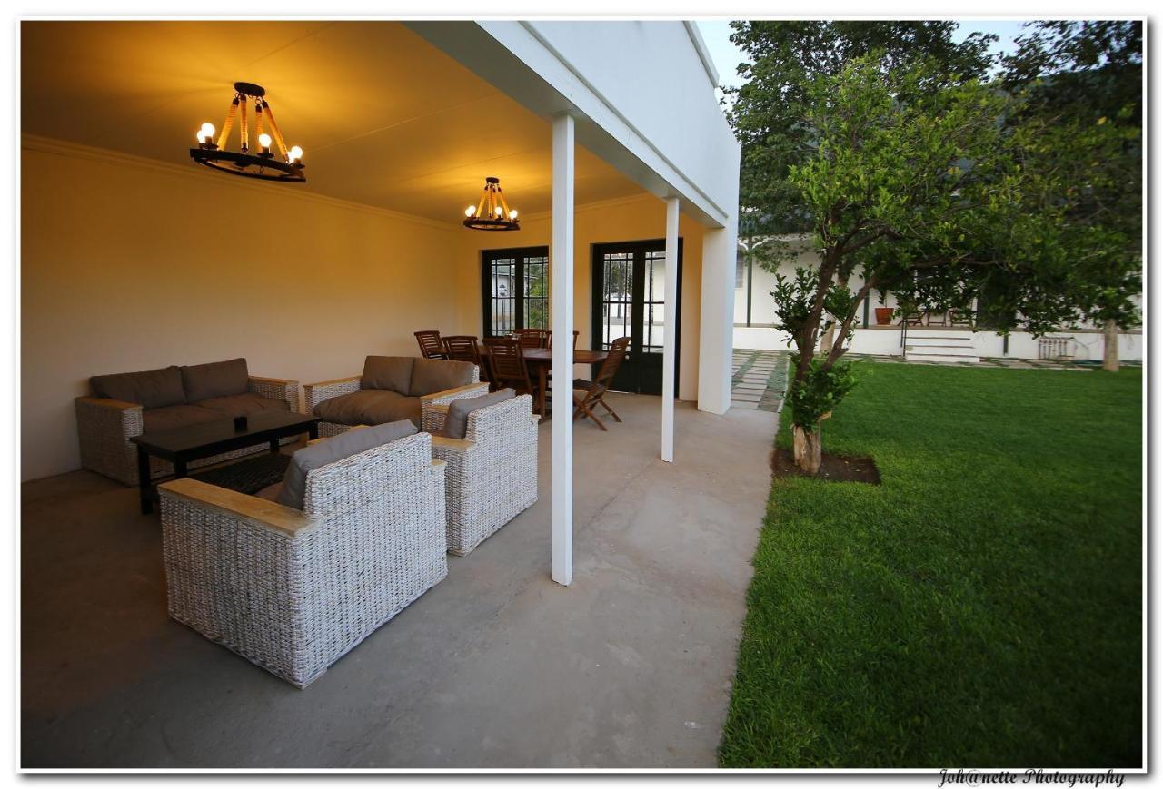 Victorian Square Guesthouse Graaff-Reinet Buitenkant foto